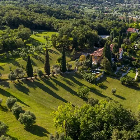 בית חווה Borgo Il Mezzanino סאלו